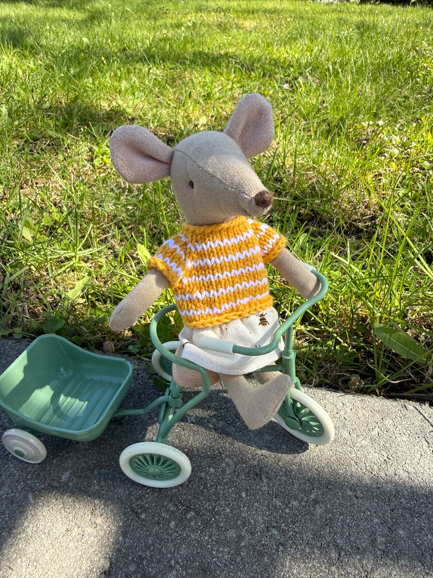 Outfit for Maileg Mouse - Busy Bee