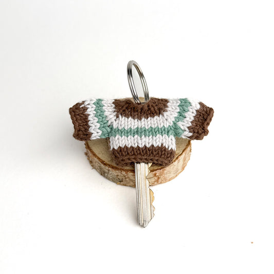 Pocket Hug – Cozy Woods keychain sweater