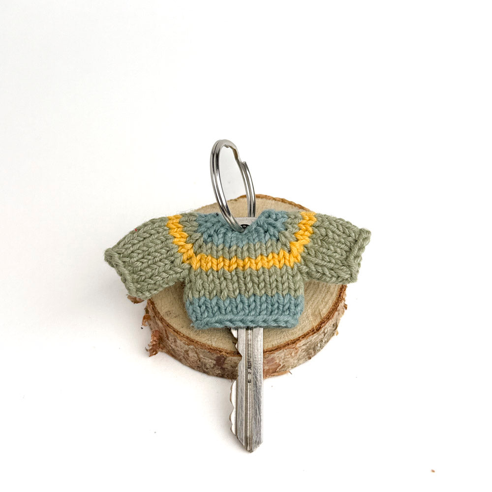 Pocket Hug – Forest Morning keychain sweater