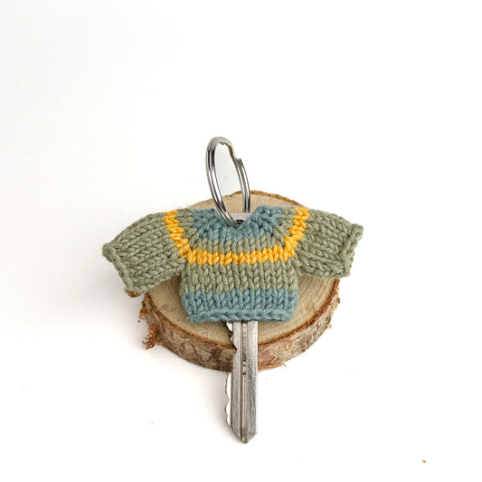 Pocket Hug – Forest Morning keychain sweater