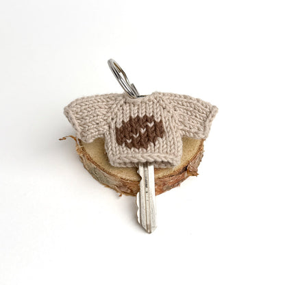Pocket hug - keychain sweater with coffee bean