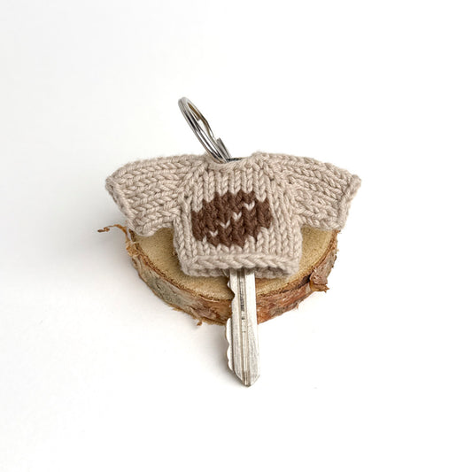 Pocket hug - keychain sweater with coffee bean