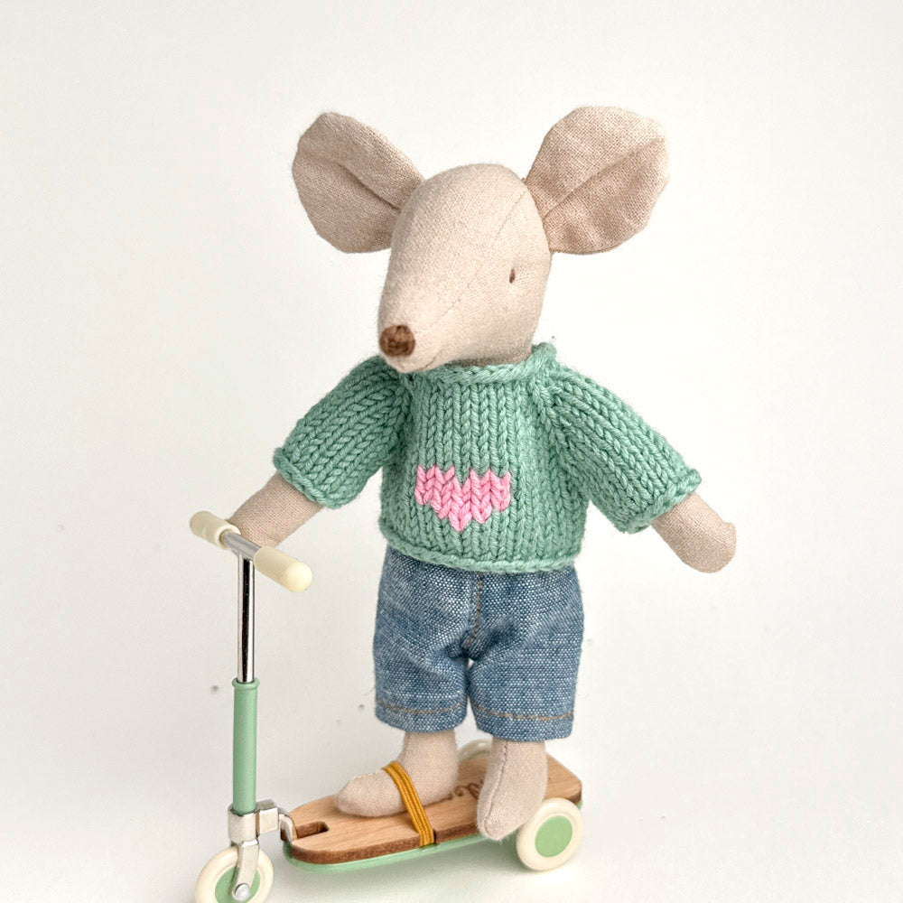 Sweater for Maileg Mouse - Green with heart