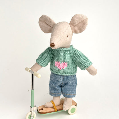 Sweater for Maileg Mouse - Green with heart