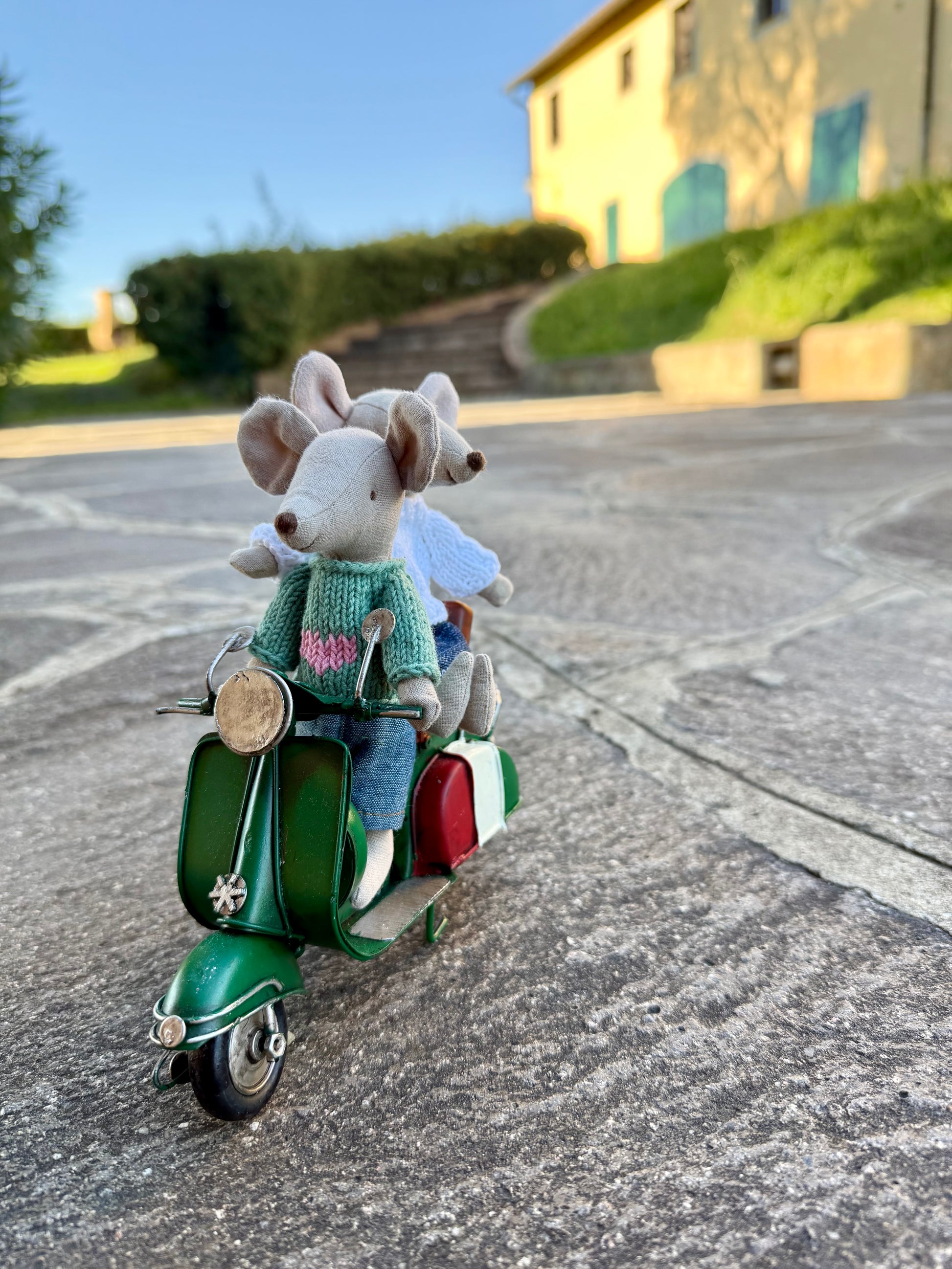 Sweater for Maileg Mouse - Green with heart