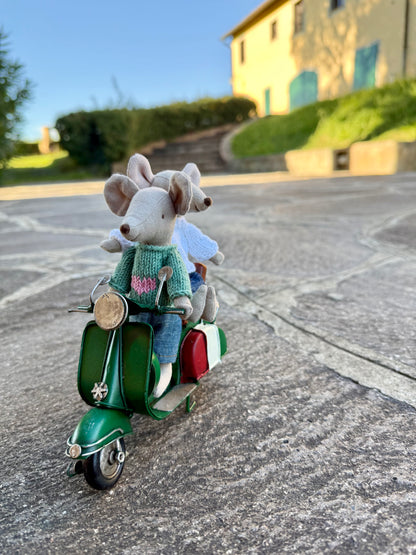 Sweater for Maileg Mouse - Green with heart