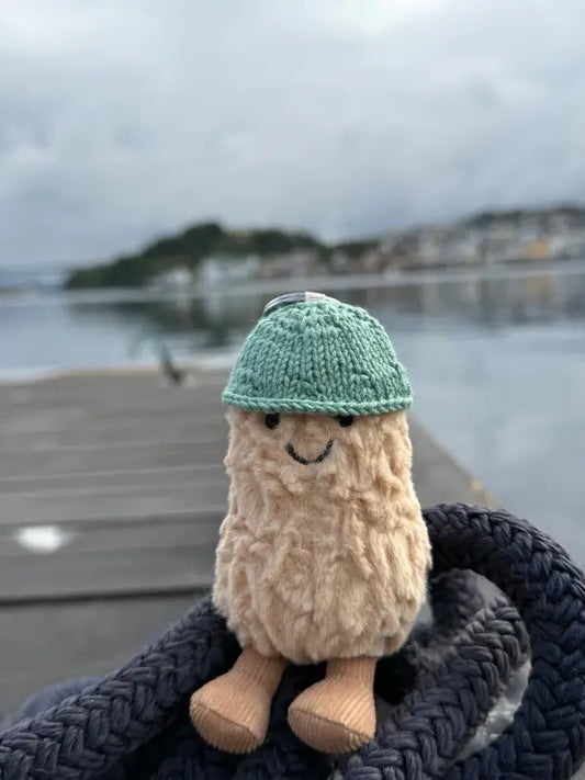 Hat for Peanut bag charm - green