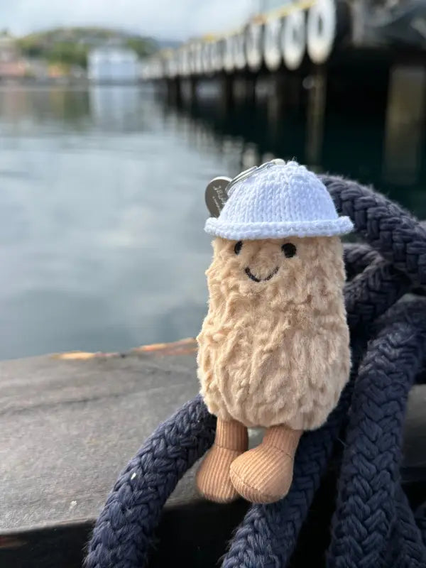 Hat for Peanut bag charm - white