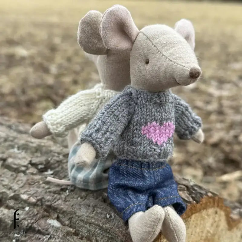 Sweater for Maileg Mouse - Grey with heart - 1