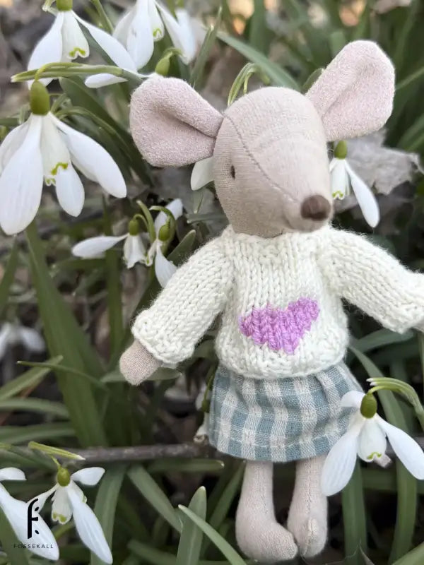 Sweater for Maileg Mouse - White with heart